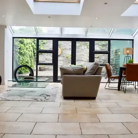Chic 2 Bedroom Victorian * Dublin